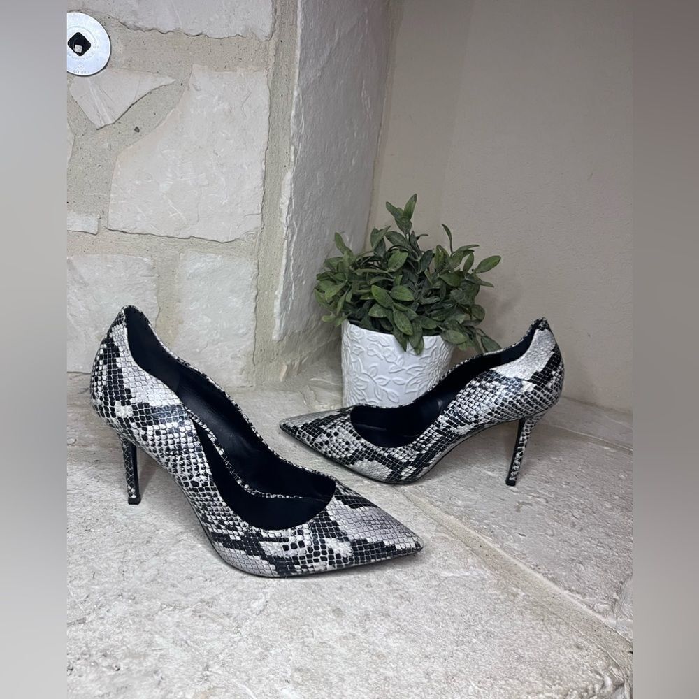 Aldo Snakeprint Pointed Toe scalloped Heels sz 11